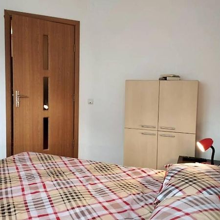 Spacious Flat, With Free Parking & Air Conditioning Floreşti Buitenkant foto