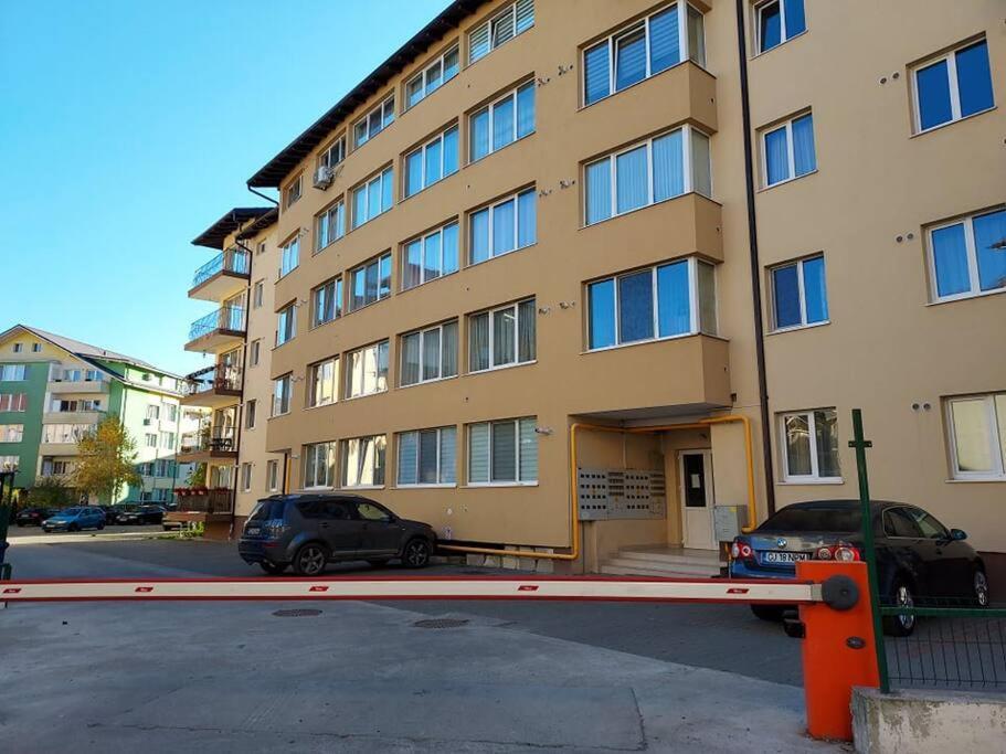 Spacious Flat, With Free Parking & Air Conditioning Floreşti Buitenkant foto